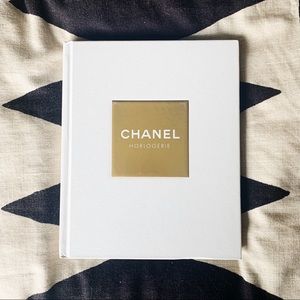CHANEL Horlogerie Table Book